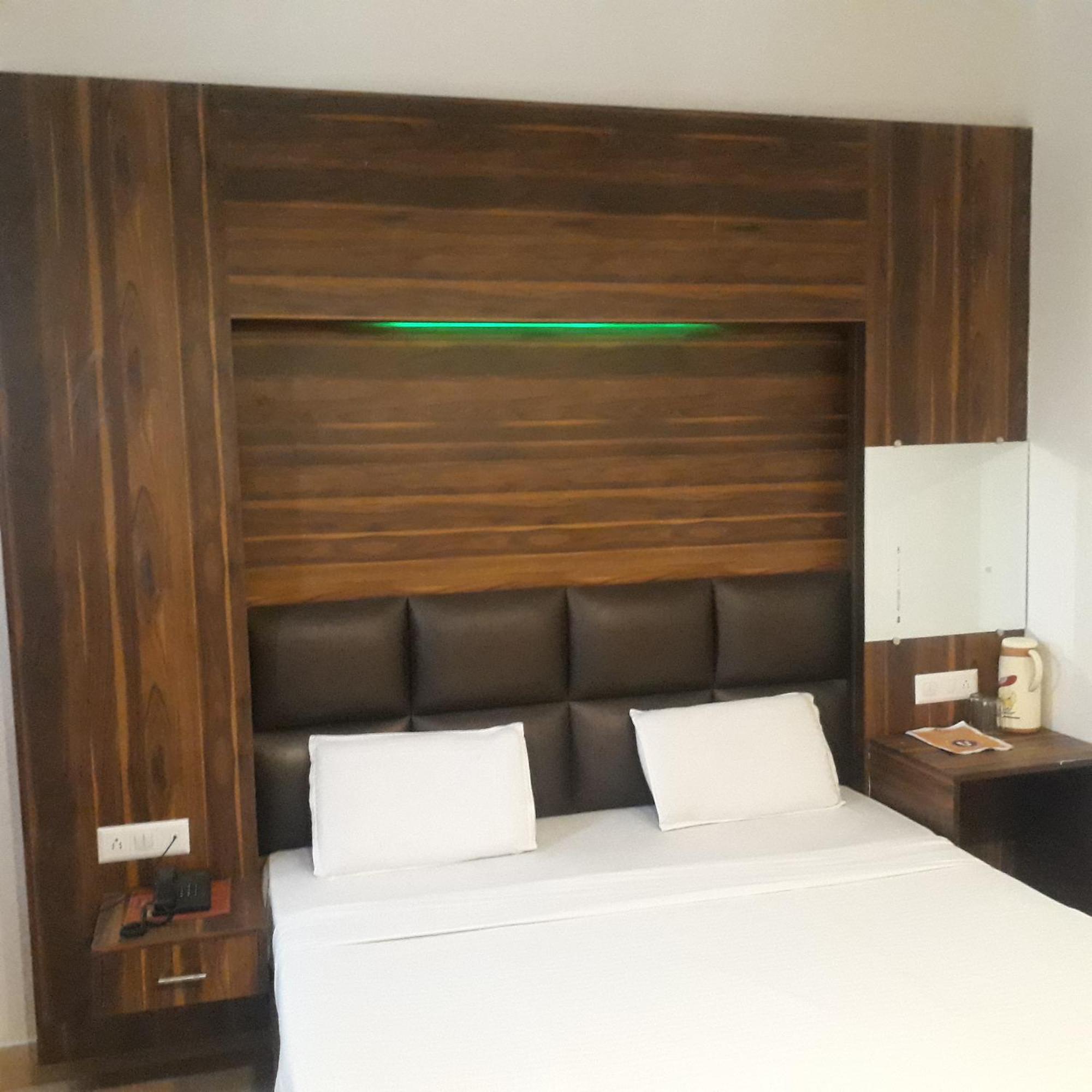 Hotel Ur Allāhābād Junction 外观 照片