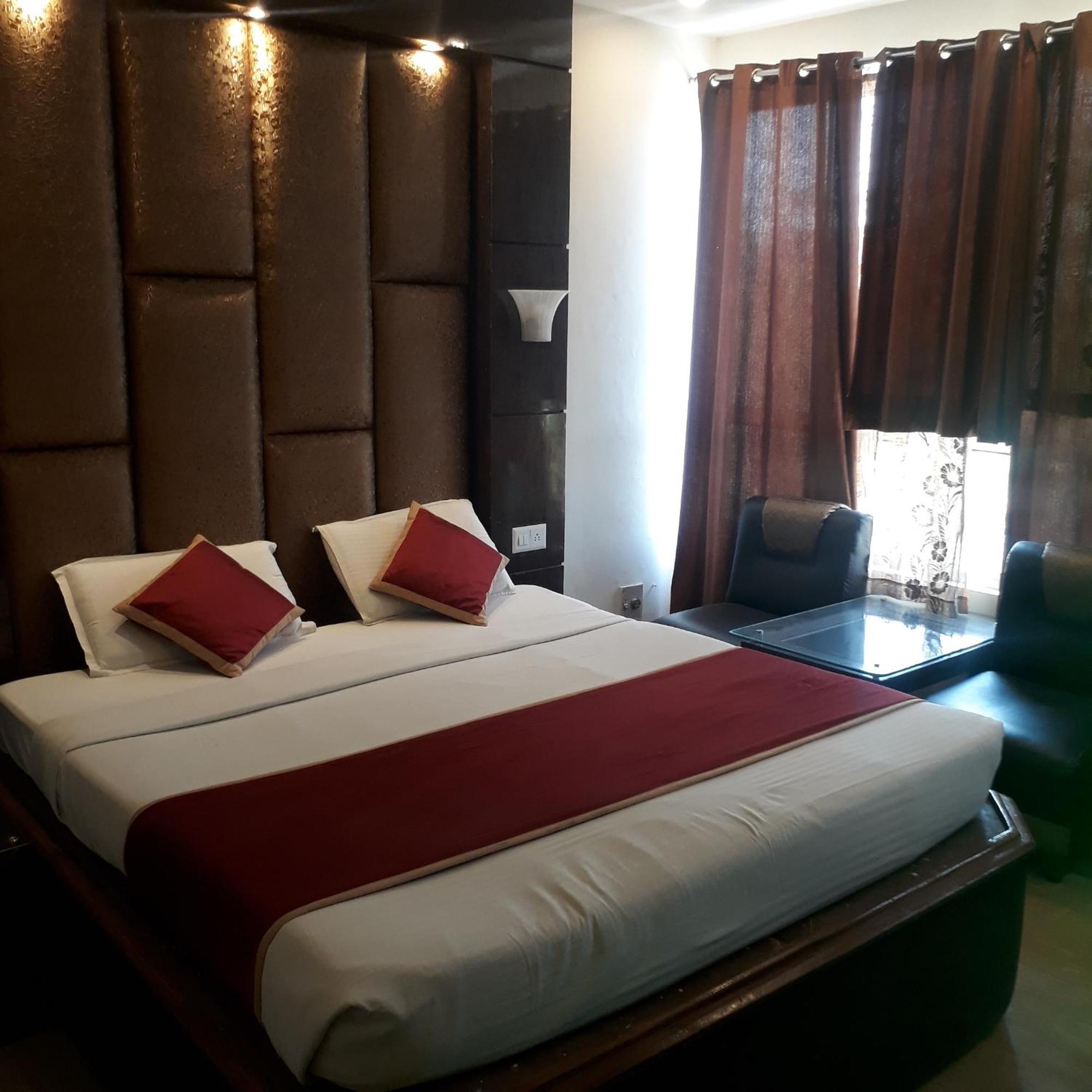Hotel Ur Allāhābād Junction 外观 照片