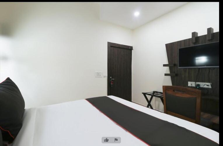 Hotel Ur Allāhābād Junction 外观 照片